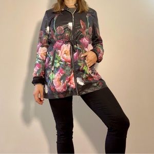 Spanner size small flower print wind breaker